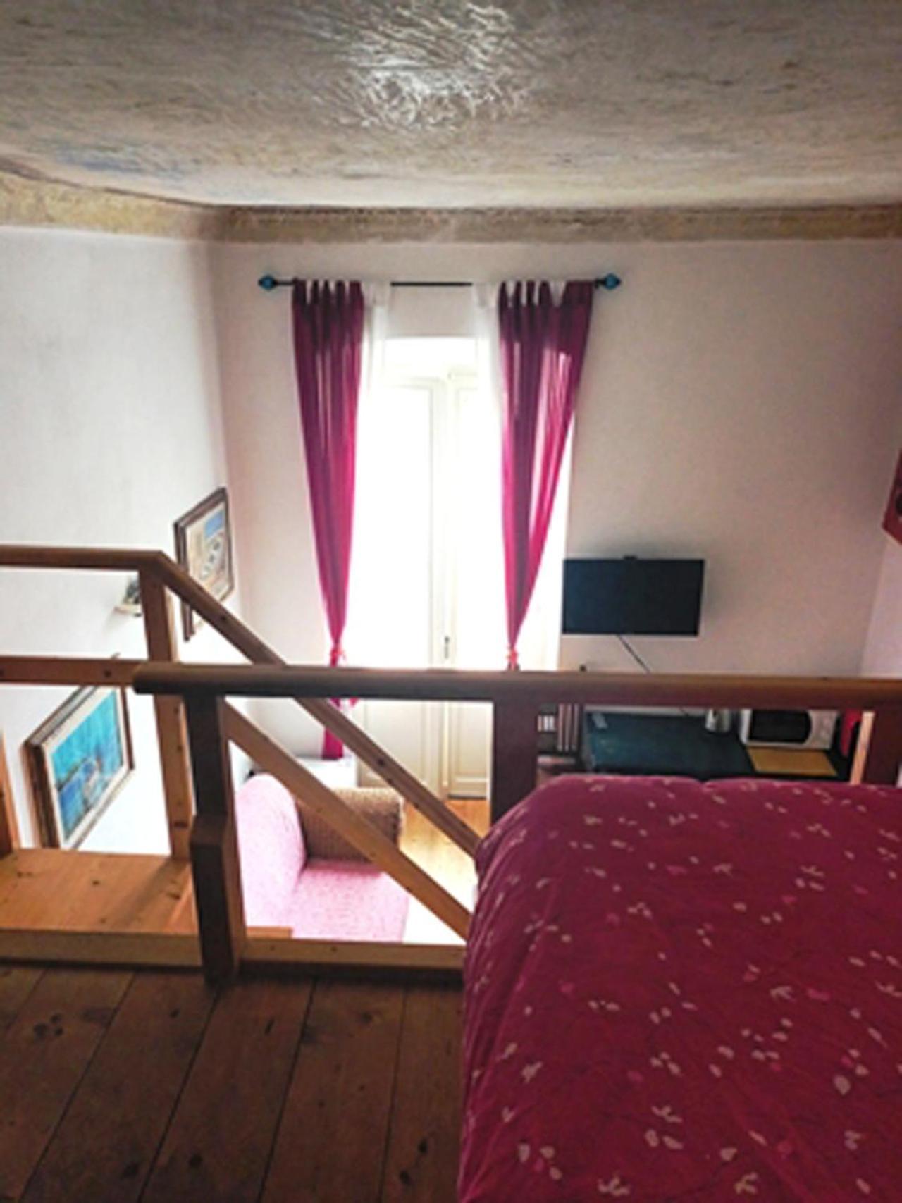 B&B Le Finestre Su Via Cavour Сассари Номер фото