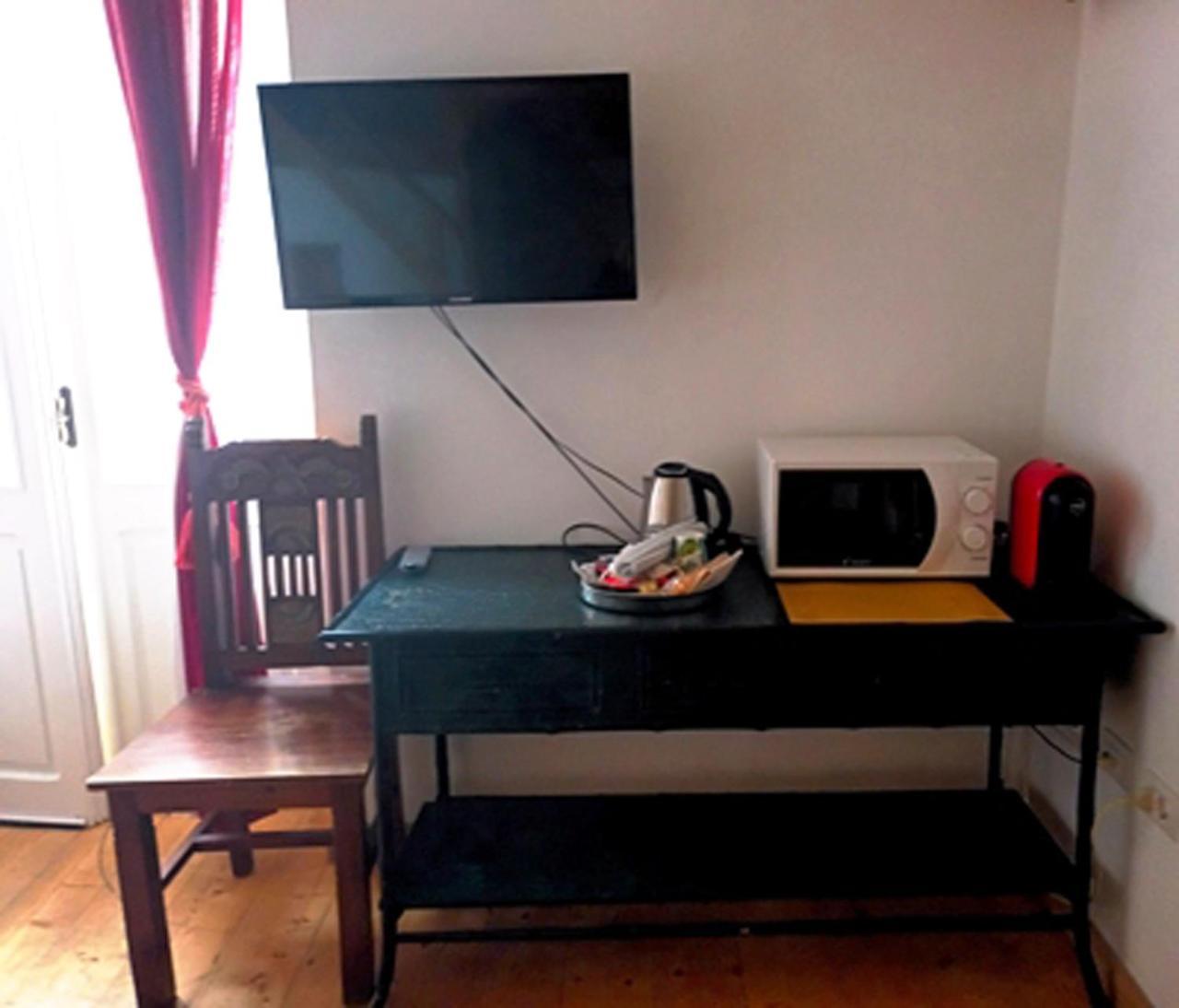 B&B Le Finestre Su Via Cavour Сассари Номер фото